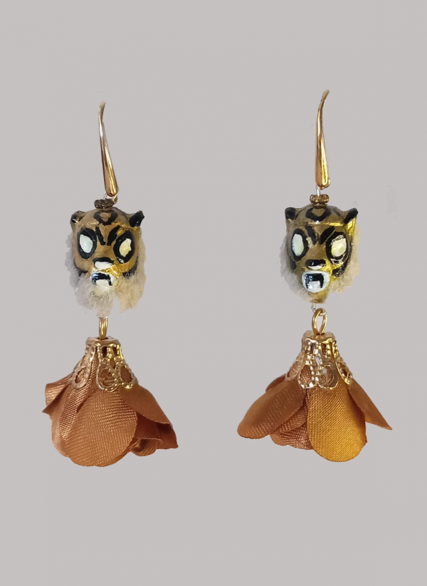 Aretes "Tiger Mask" dorados